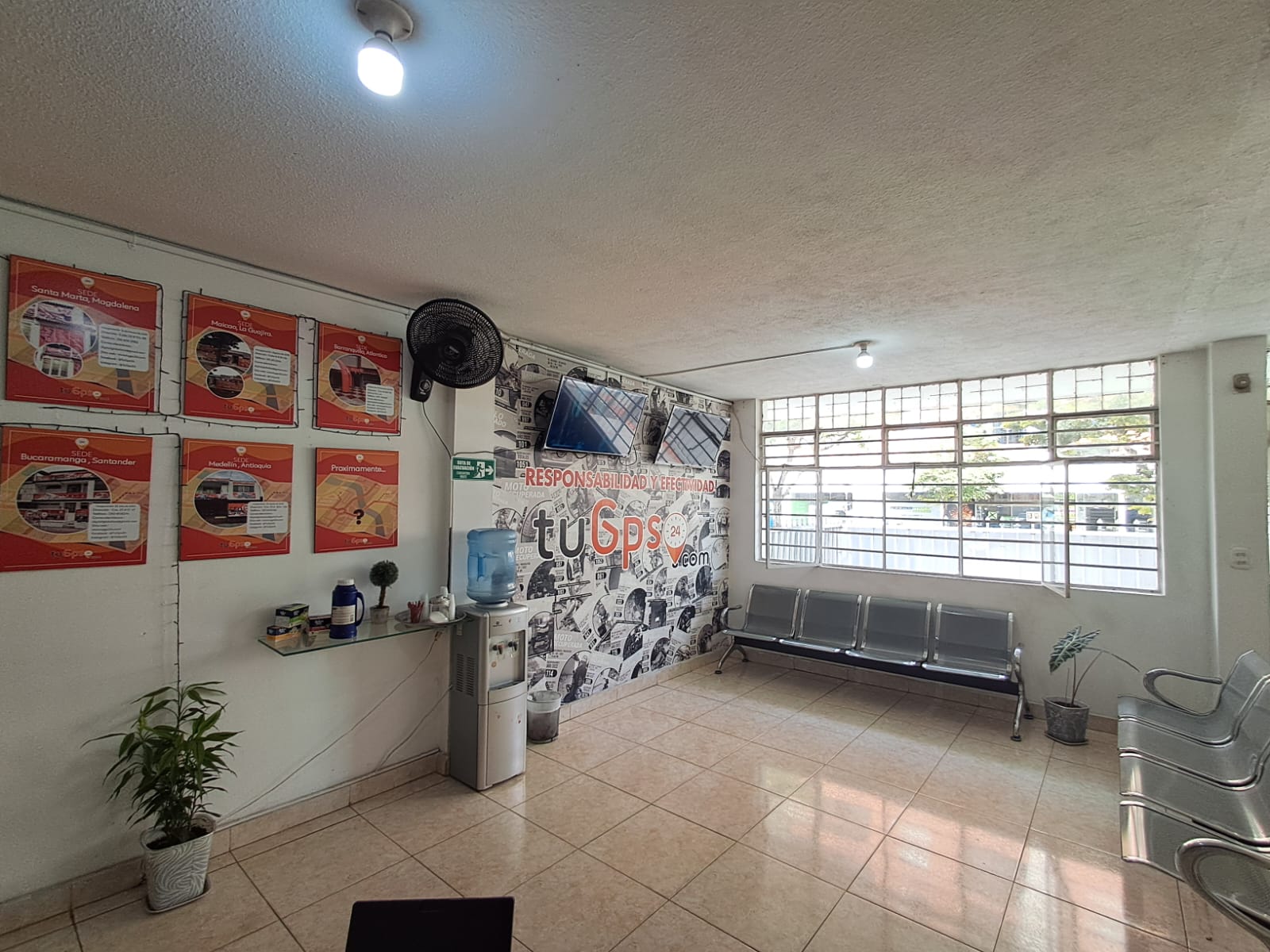 Sucursal TuGPS24 Bucaramanga — interior